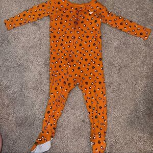 Carters 12 mo cheetah print long sleeve footie w zipper NWOT